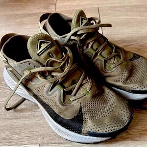 Nike Pegasus Trail 2 (Olive/Black) 9.5